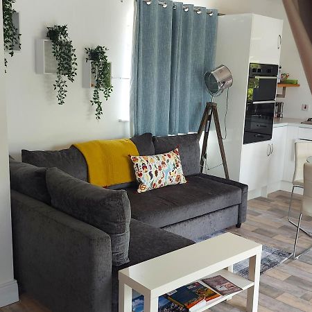 Bunlin Heights Self Catering Studio 밀퍼드 외부 사진