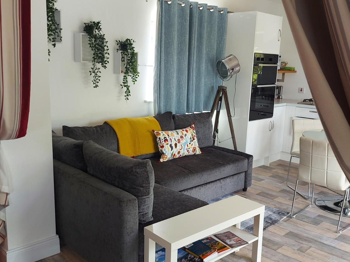 Bunlin Heights Self Catering Studio 밀퍼드 외부 사진