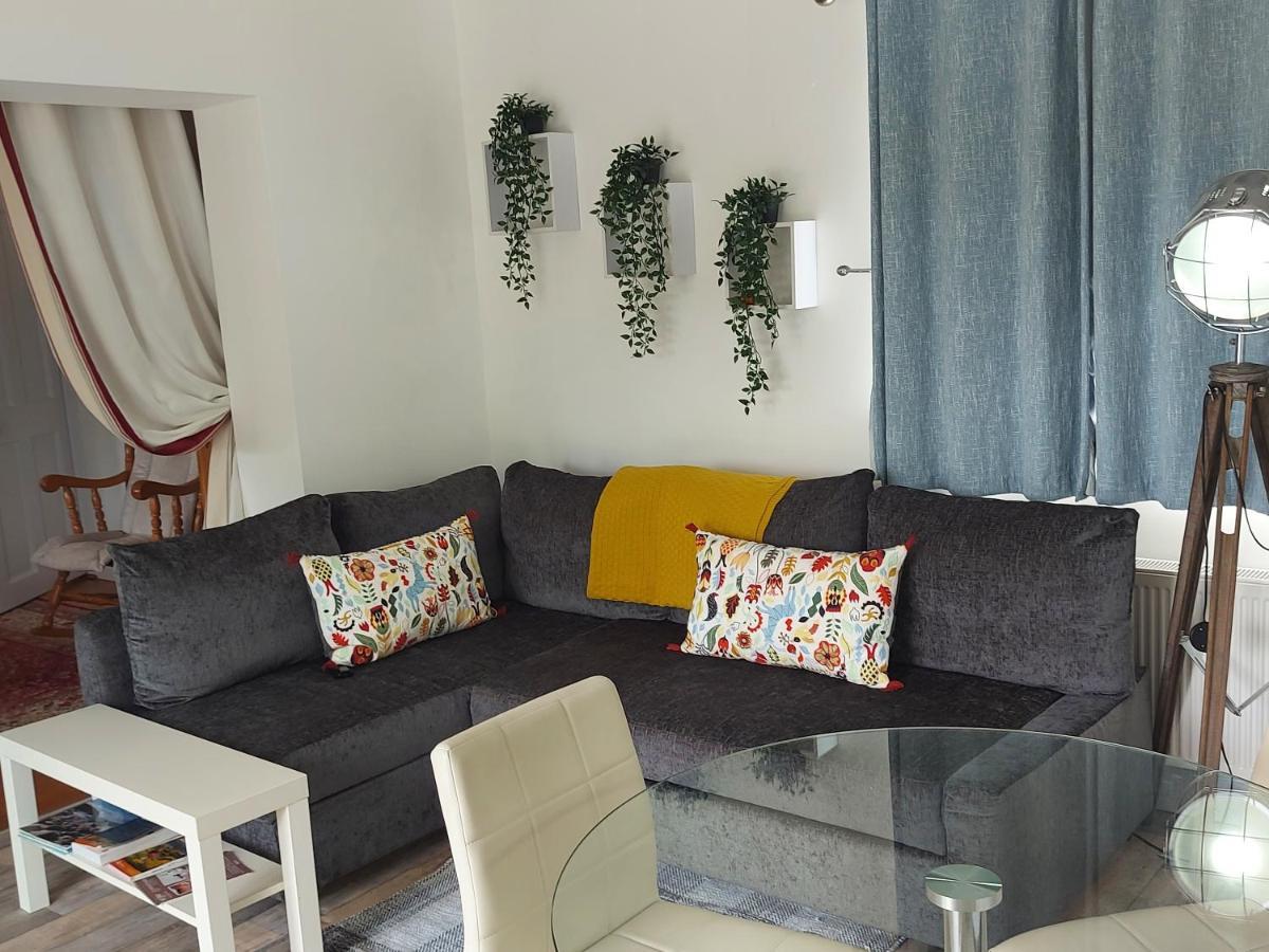 Bunlin Heights Self Catering Studio 밀퍼드 외부 사진