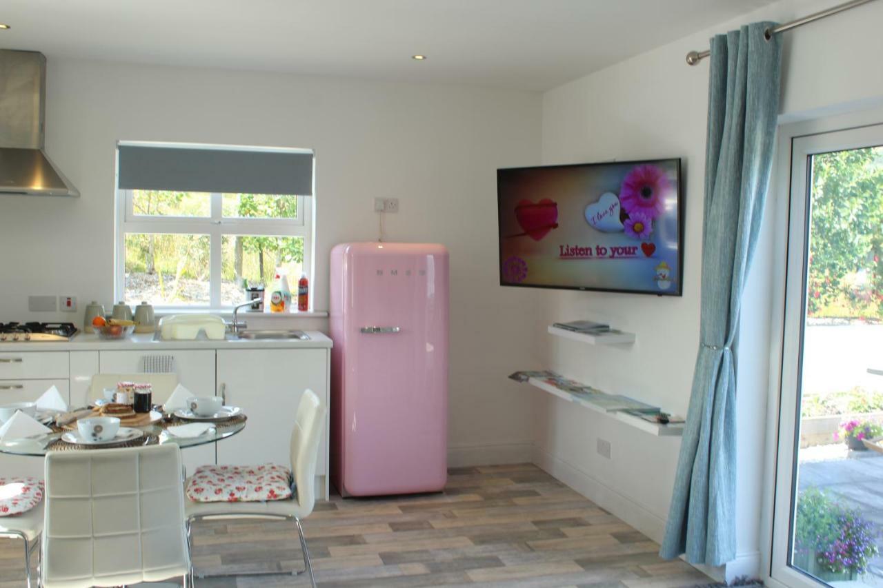Bunlin Heights Self Catering Studio 밀퍼드 외부 사진