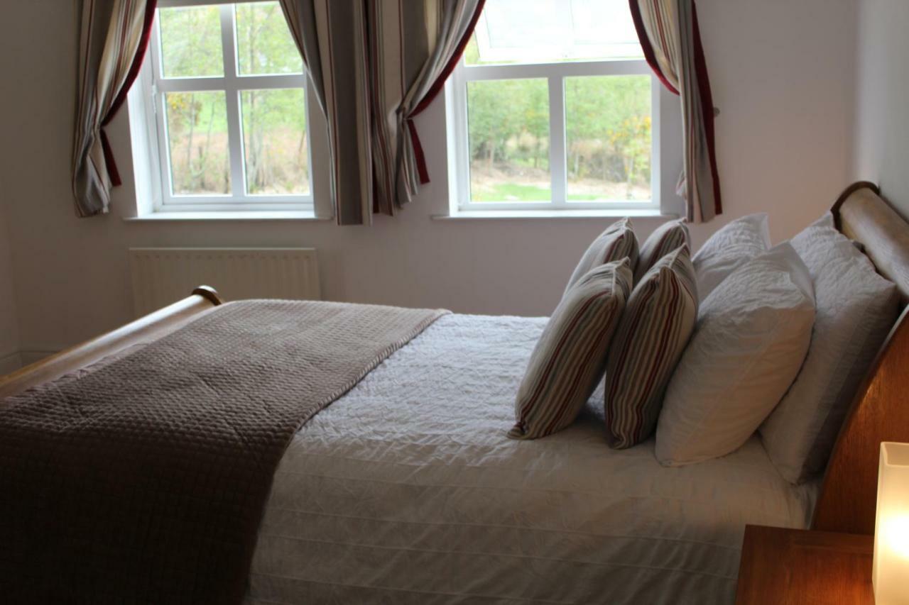 Bunlin Heights Self Catering Studio 밀퍼드 외부 사진
