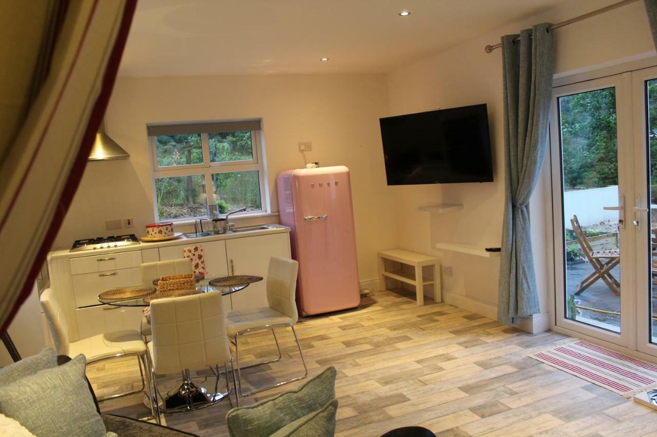 Bunlin Heights Self Catering Studio 밀퍼드 외부 사진